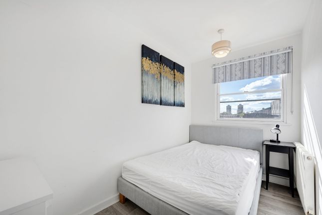 Flat 22, St. Mary Le Park Court,, Parkgate Road, London photo 4