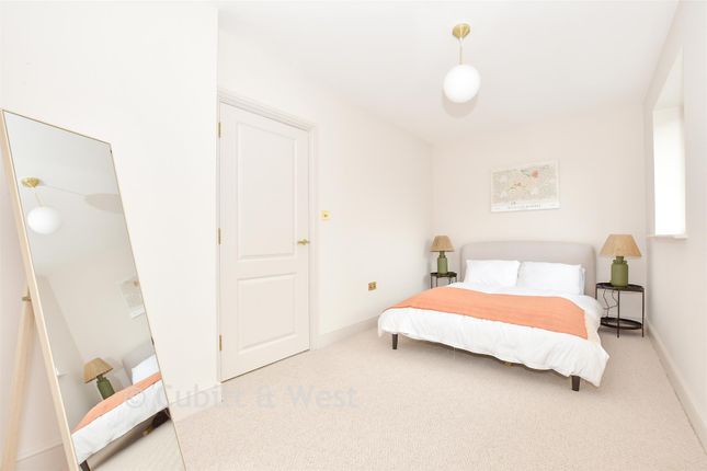 96, Overhill Drive, Brighton photo 4