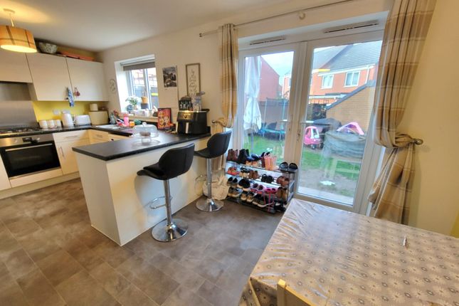 34, Meadow Drive, Great Blakenham, Ipswich, Suffolk, IP6 photo 4