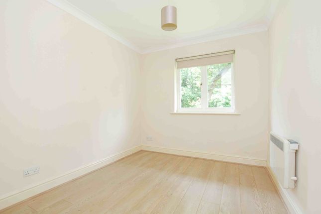 Weirpool Court, Twyford photo 5