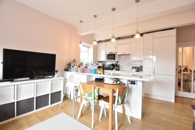 Thumbnail Maisonette to rent in The Street, Ashtead