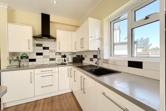 BHW37, Brockenhurst Way, London, SW16, London photo 4