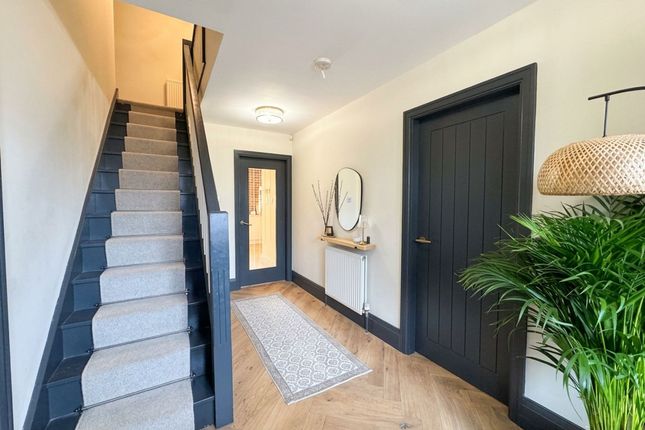 24 Holly Road, Manchester photo 2