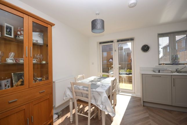24 Hagger Drive, Folkestone photo 4