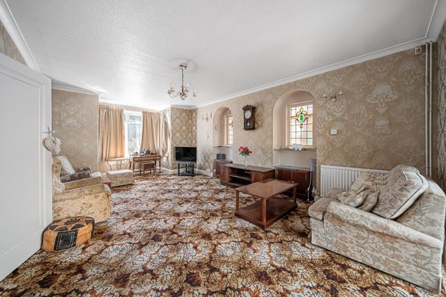 355 Singlewell Road, Gravesend, Kent photo 3