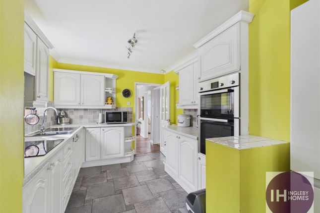 59, Grisedale Crescent, Yarm photo 4