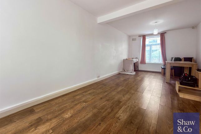 35, Heath Road, Hounslow photo 3