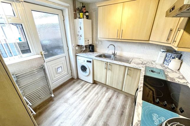 17, Cook Close, South Shields photo 4