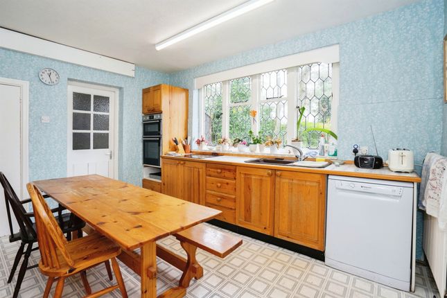 Detached house for sale in First Avenue, Broadwater, Worthing