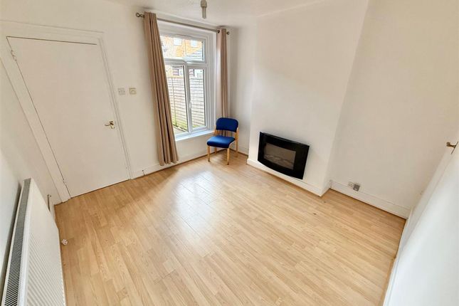 25 Hibbert Street, Luton photo 3