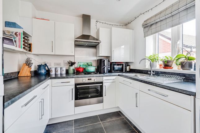 57, Robin Gibb Road, Thame photo 2