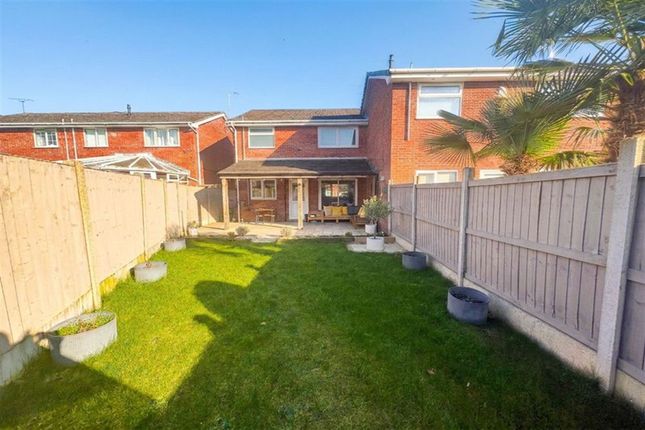 42 Selkirk Drive, Crewe photo 4