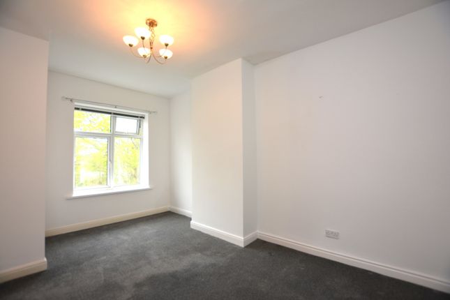Flat to rent in Grove Park Avenue, Harrogate, North Yorkshire