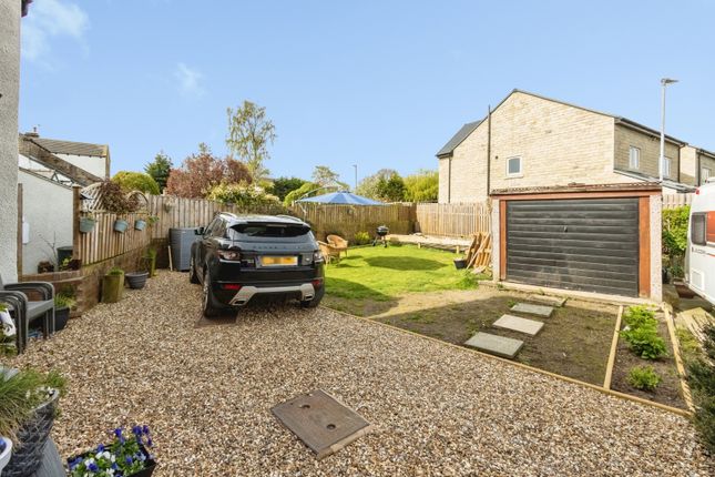 4, Upper Lane, Wakefield photo 4