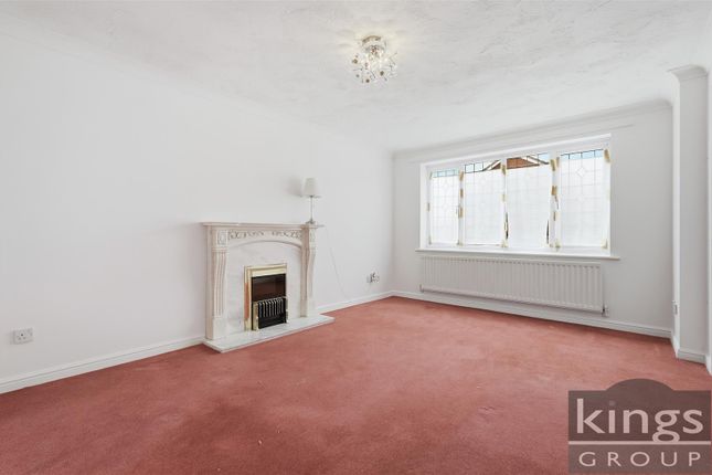 66, Elwood, Harlow photo 3