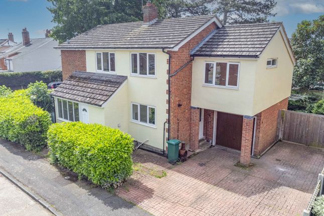 5 Bedroom Detached For Rent