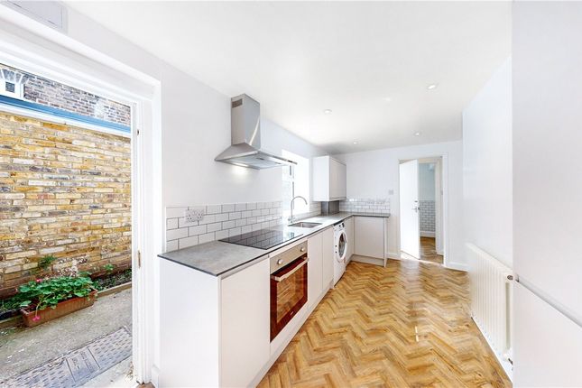 Thumbnail Flat to rent in Leverton Street, London