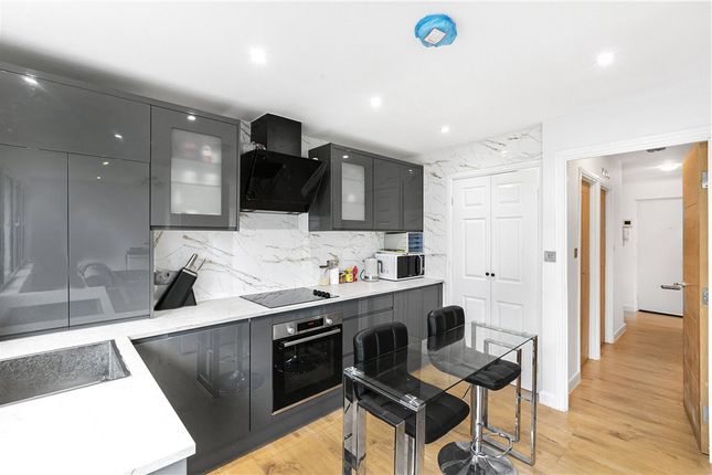 Thumbnail Flat for sale in Wandsworth Road, London