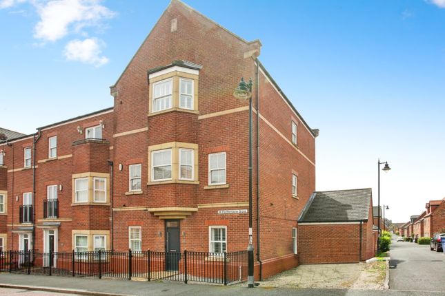 Thumbnail Town house for sale in Featherstone Grove, Newcastle Upon Tyne