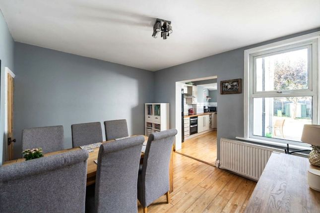 14 Horley Road, Redhill photo 5