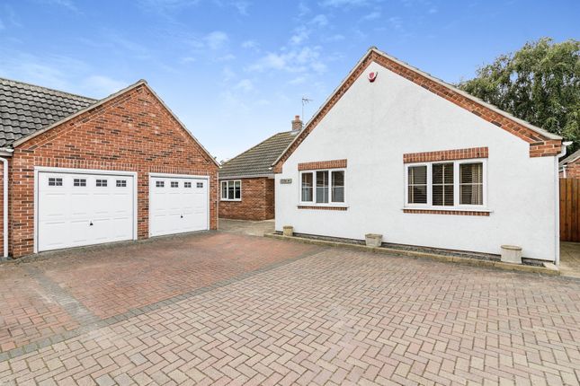 Thumbnail Detached bungalow for sale in Oulton Road North, Lowestoft