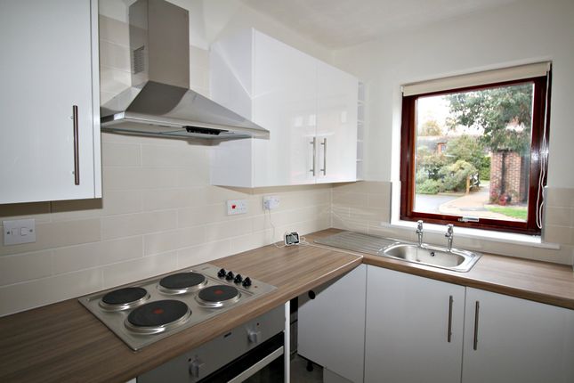 15, Kingsmead Place, Horsham photo 3