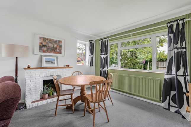 24, Heatherfield, Petersfield photo 3