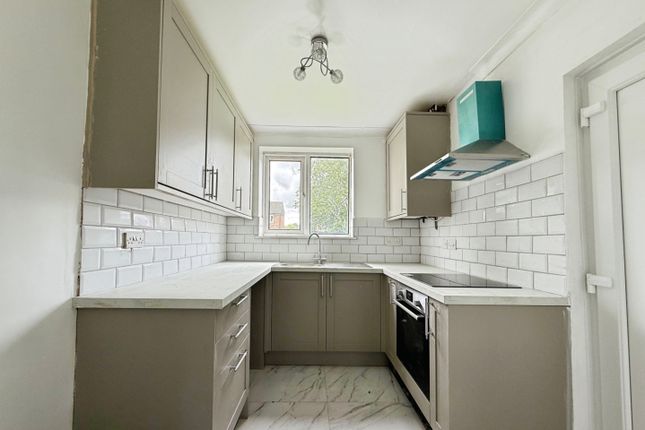 23, Empress Drive, Lancashire photo 2