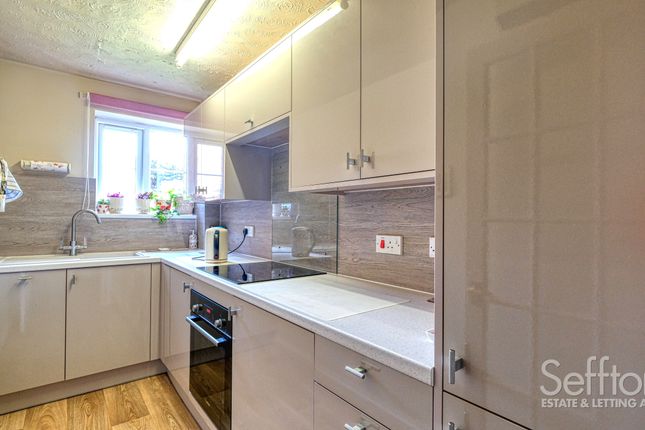 113 Laurel Court, Norwich photo 2