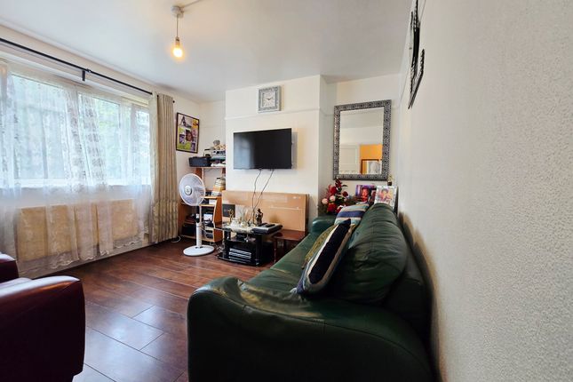 Mulberry Close, London photo 2