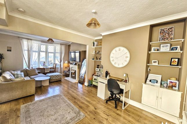 10, Llewellyn Street, Neath photo 3