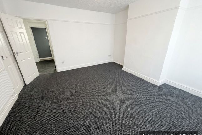1 Woolfall Close, Liverpool photo 3