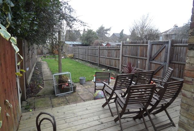 3, Dean Road, Hounslow photo 4