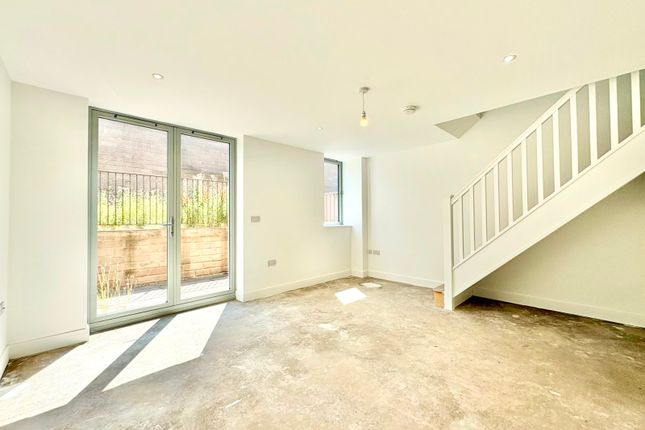 22, Thatchers Croft, Tansley photo 4