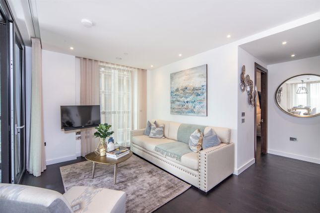 Flat to rent in Thornes House, Nine Elms, London