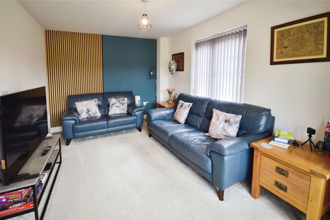 10, Jade Close, Swadlincote photo 3