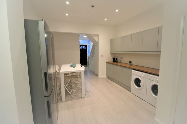 121, Castleton Road, Ilford photo 4