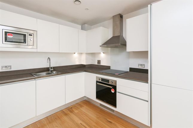 Thumbnail Flat to rent in Grove Place, Eltham