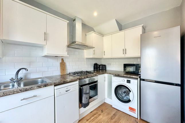 23, Bennet Court, LEEDS photo 4