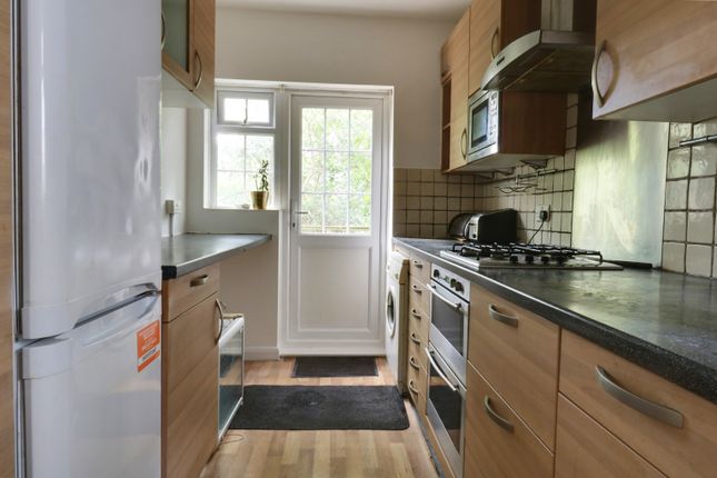 7, Ethelbert Close, Bromley photo 4