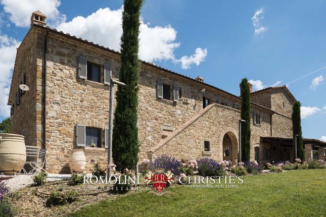 Villa for sale in Cortona, Tuscany, Italy