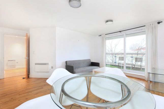 Flat for sale in Anchor House, Smugglers Way, Wandsworth