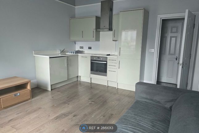 Flat, A High St, Croydon photo 2