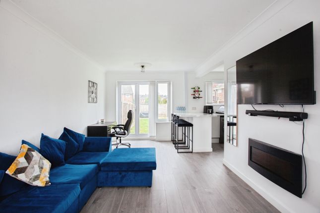 8, Cheltenham Road, Doncaster photo 2