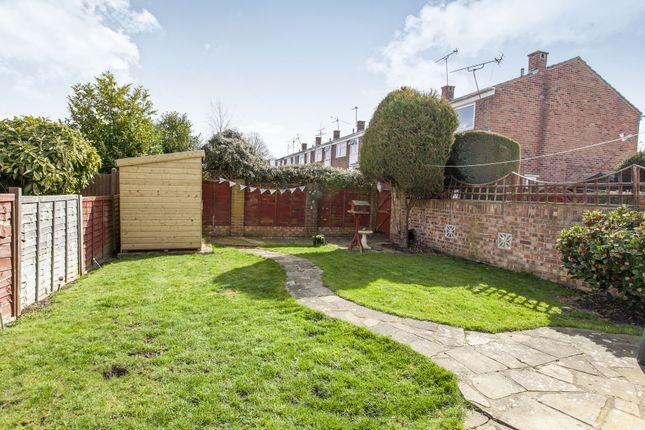 9, Stirling Close, Windsor photo 4