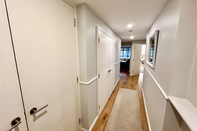 Flat for sale in Admiral Walk, London