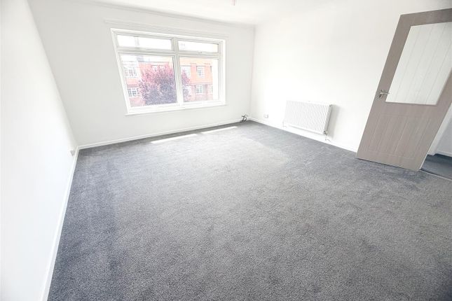 Flat 9, Roselands Court, Roselands Avenue, Eastbourne photo 4