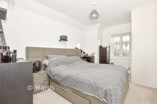 31, Broadclough Way, Maidstone photo 4