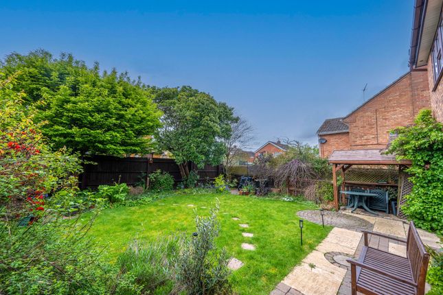 6 Victoria Way, Alcester photo 2