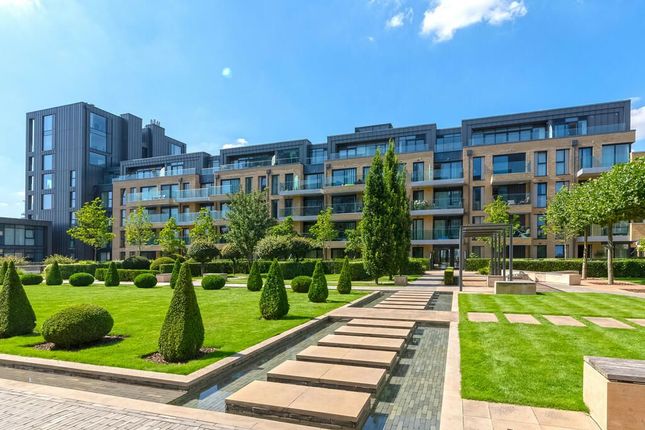 Flat for sale in Central Avenue, London